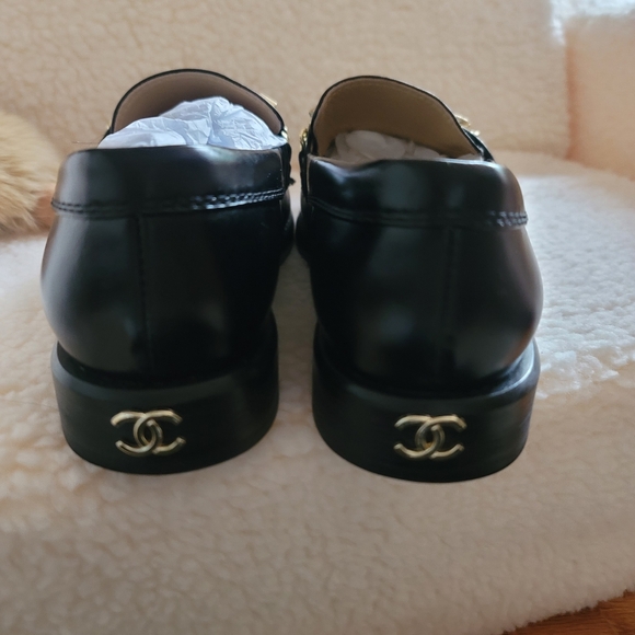 CHANEL Authentic Black Leather Loafers with Gold Accents sz 38 - Picture 2 of 10